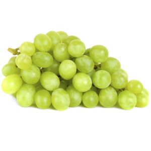 A shot of a bunch of green grapes, laying and isolated on white Witte pitloze druiven